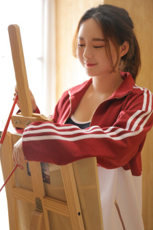 《漂亮的女邻居》三级